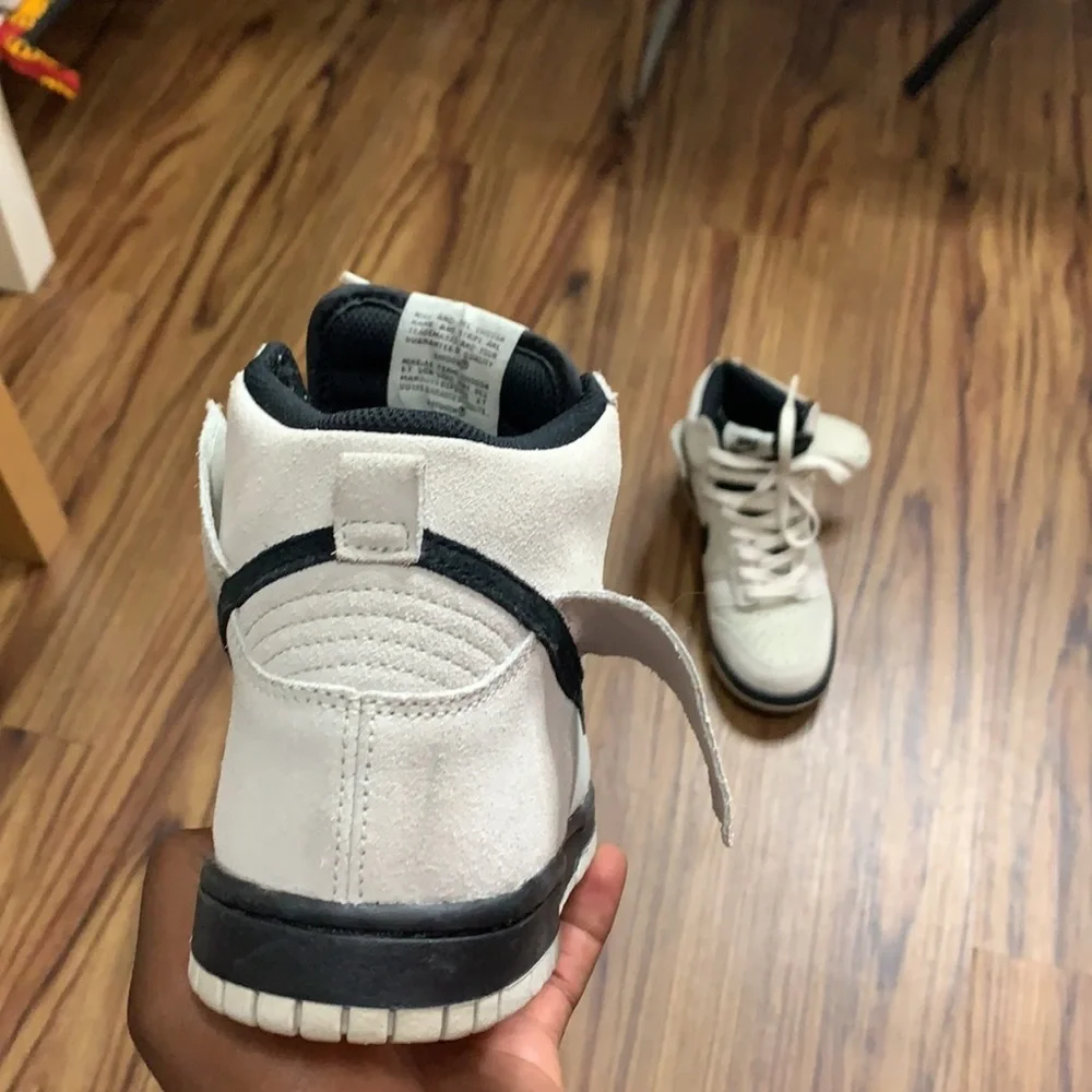 Nike Dunk SB High “Light Bone” Boys (5.5Y)